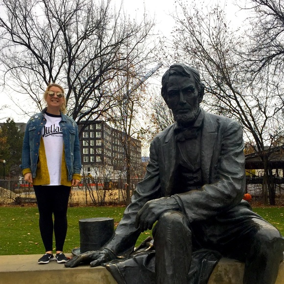 Meet your Posher, Katie - Picture 2 of 2